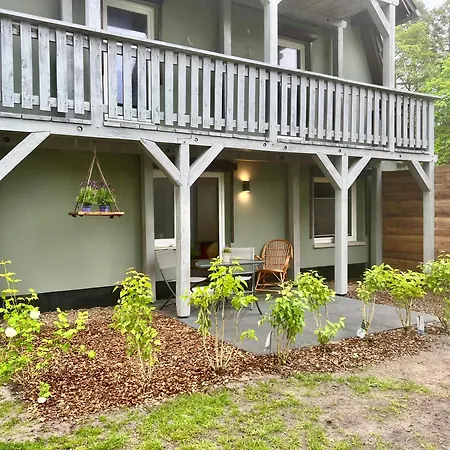 Apartament Wiesenau 2 In By Restaurant Wiesenau Prerow